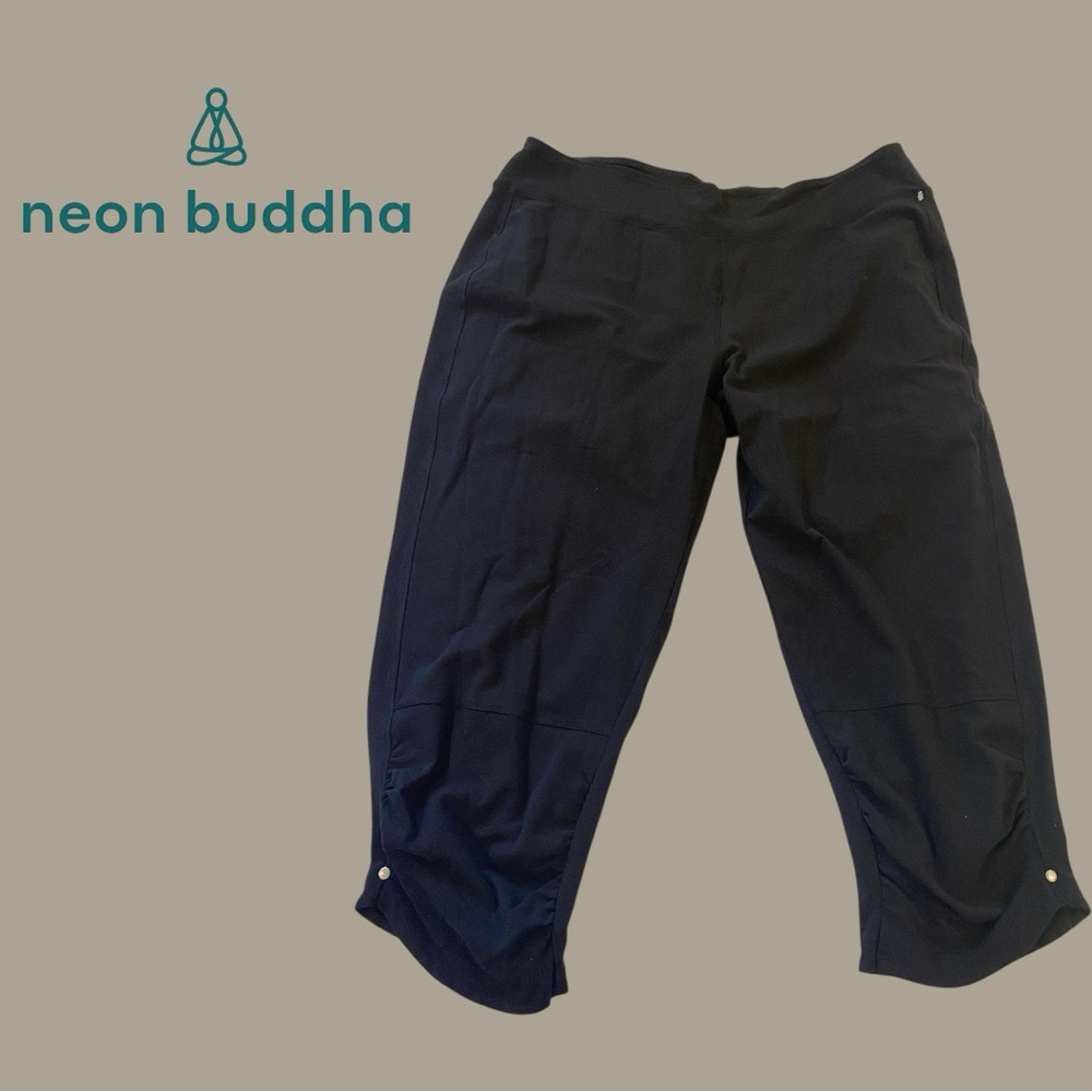 Neon Buddha Black Cropped Capri Pants Size 3X